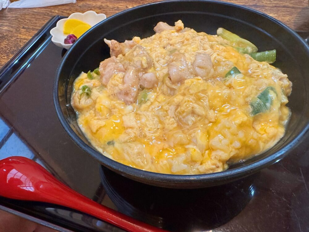 味の丸喜で注文した親子丼