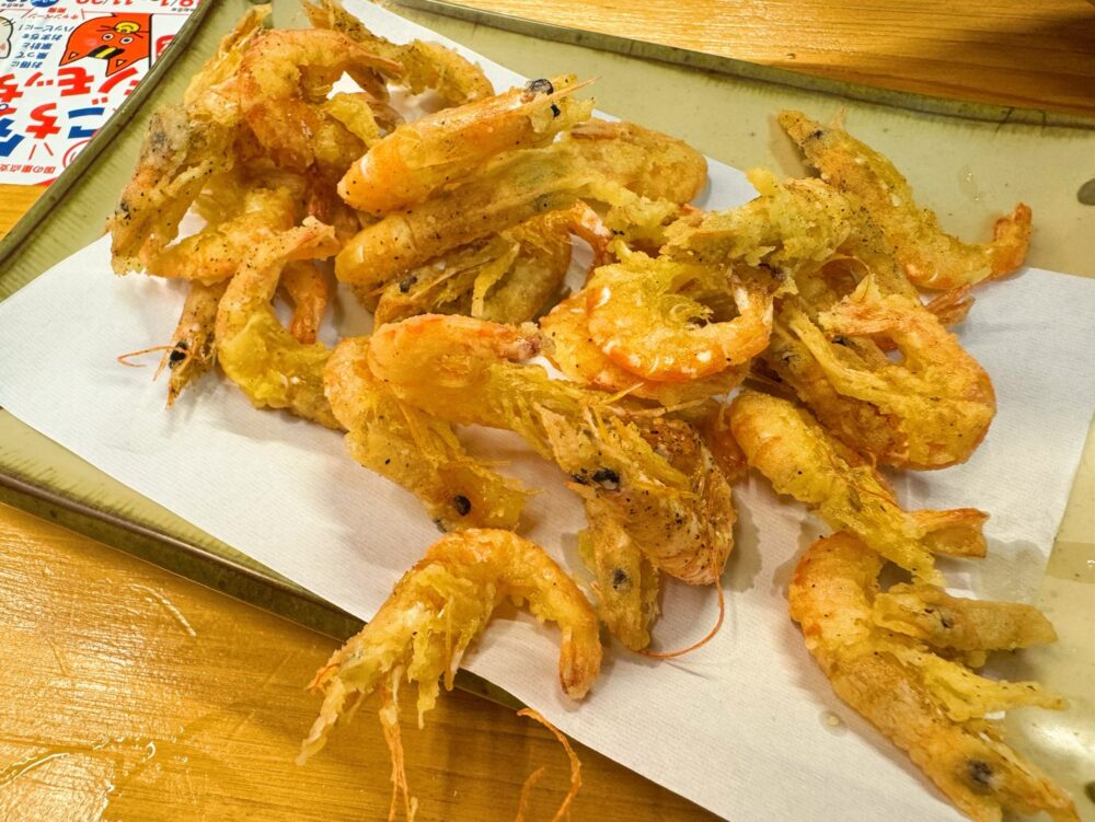 ひろめ市場で食べた小エビの唐揚げ