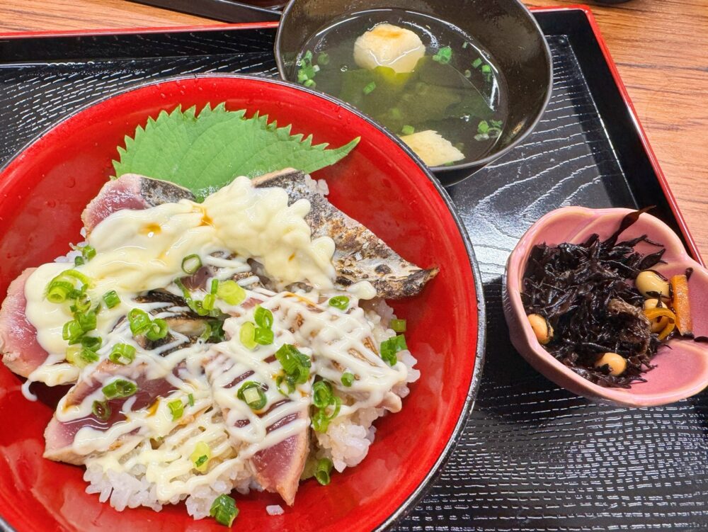 とみぃの台所で食べたカツオ丼